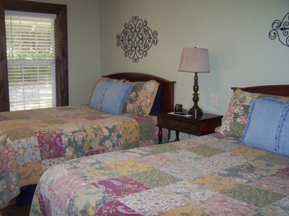 Blanco County Inn - photo 33