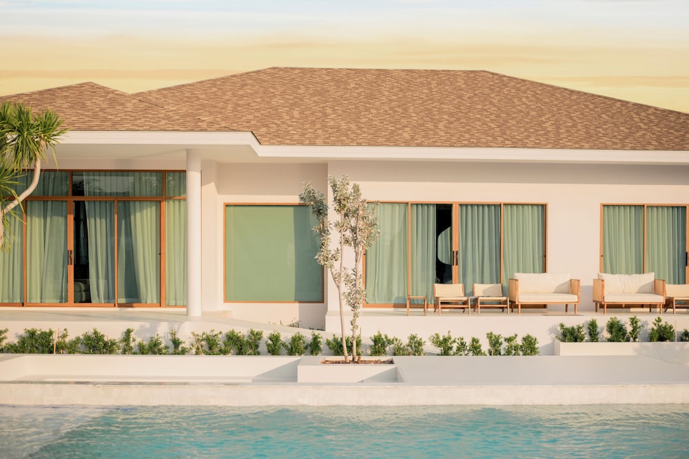 Emmarin Villa Pattaya — 4-Star Luxury Hotel in Bang Lamung, Thailand