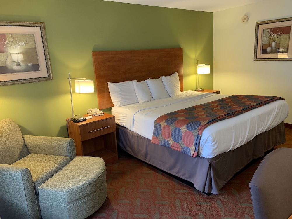 Baymont by Wyndham Cave City - photo 11