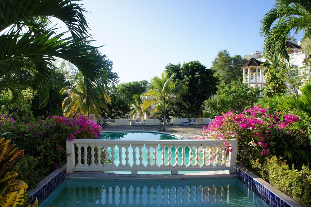 Blue Topaz - last minute hotel in Ocho Rios