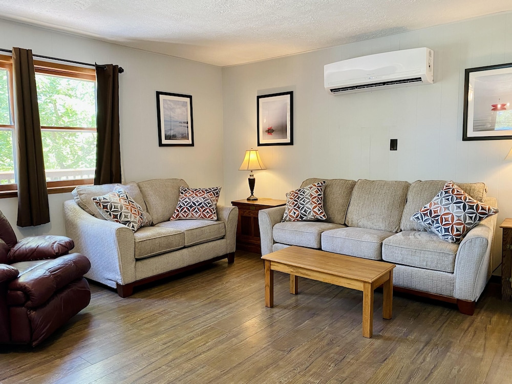 Calm Waters Cabin Resort - photo 54