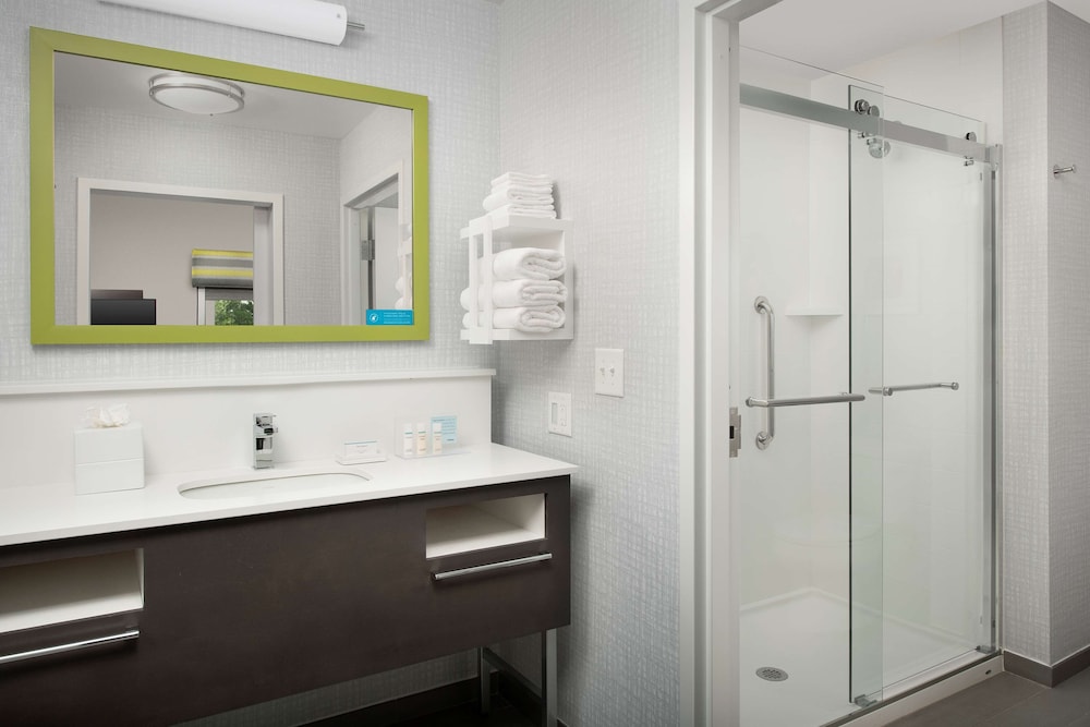 Hampton Inn & Suites Charlotte Airport Lake Pointe - photo 19