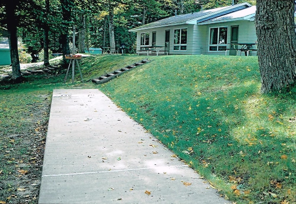 Dixon Lake Resort - photo 23
