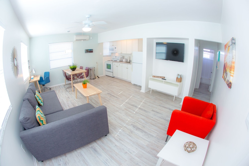 St Pete Beach Suites - photo 56