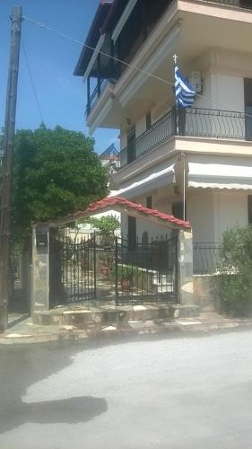 Villa Eleon 2 — 4-Star Luxury Hotel in Nea Vrasna, Greece