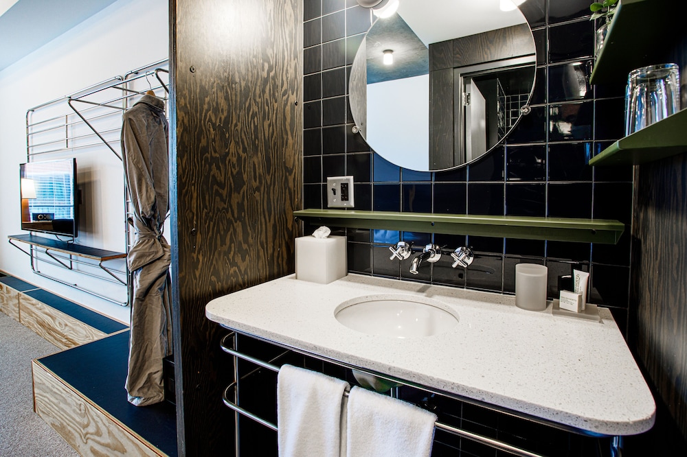 The Emily Hotel - photo 39