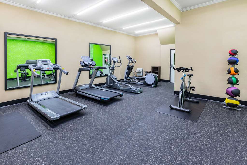 La Quinta Inn & Suites by Wyndham Garland Harbor Point - photo 17
