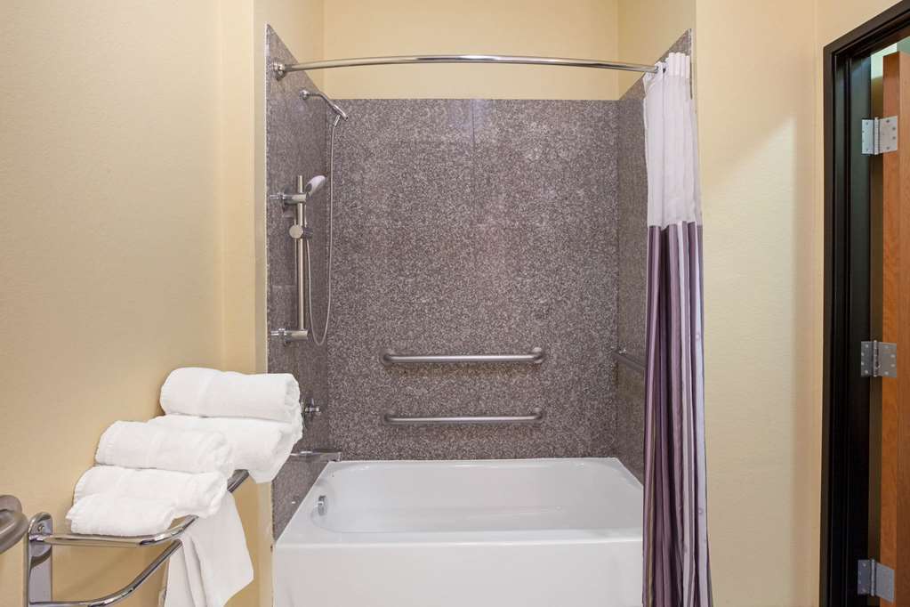 La Quinta Inn & Suites By Wyndham Houston Pasadena North - photo 8