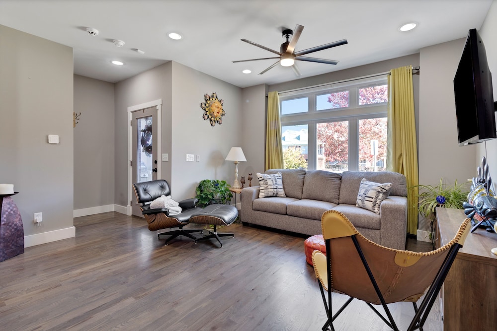 Old Hickory Rooftop Oasis in Lakewood, United States