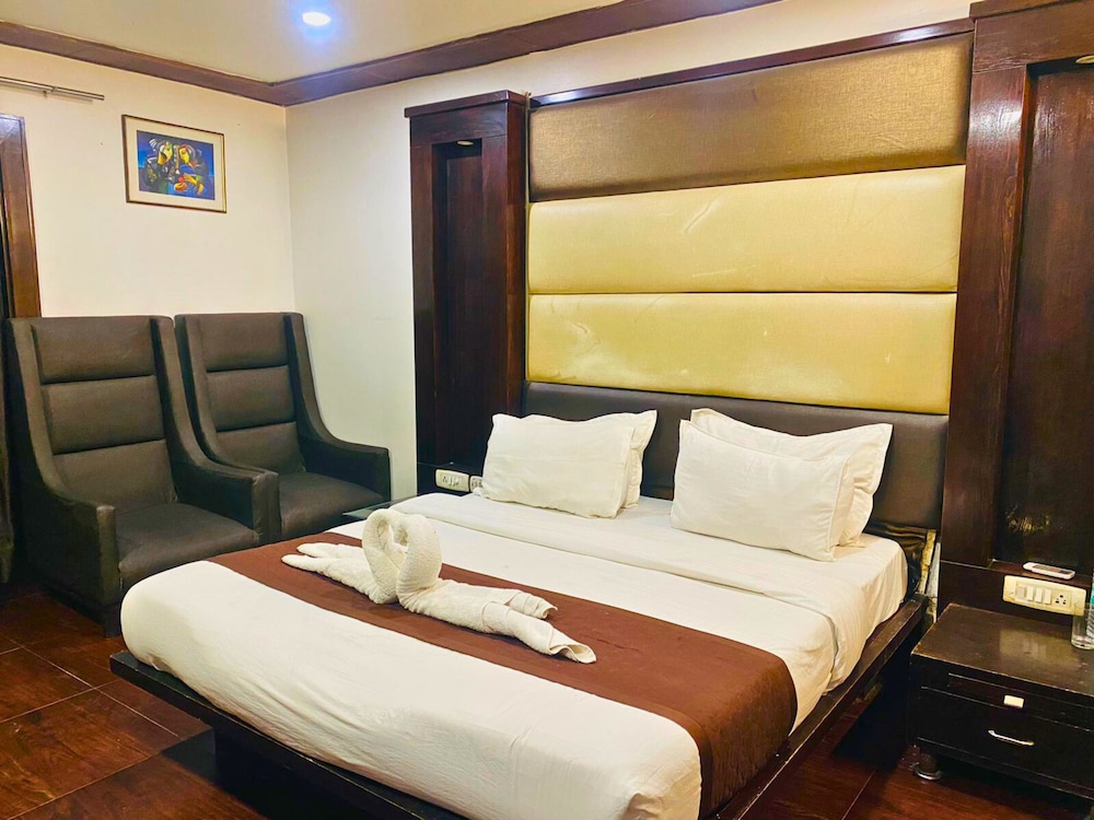 Parkland Prashant Vihar