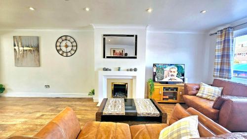 Cosy and spacious Home Free parking Free WiFi sleeps 5 by FINNA Properties Ltd — 4-Star Luxury Hotel in Rainham, United Kingdom