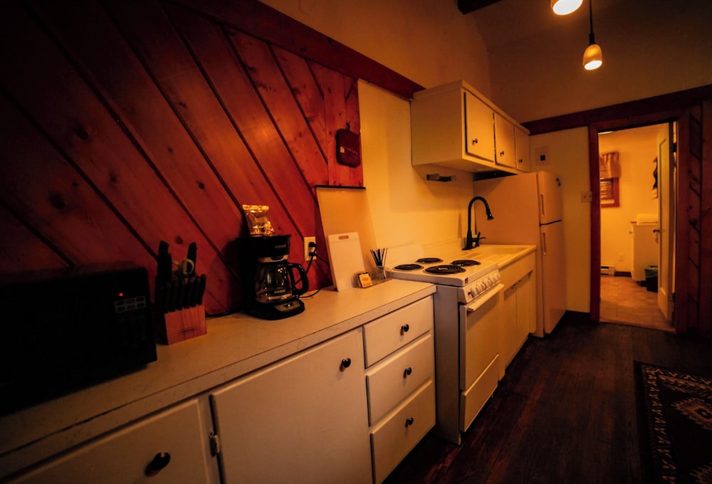 Chinook Winds Motel - photo 87