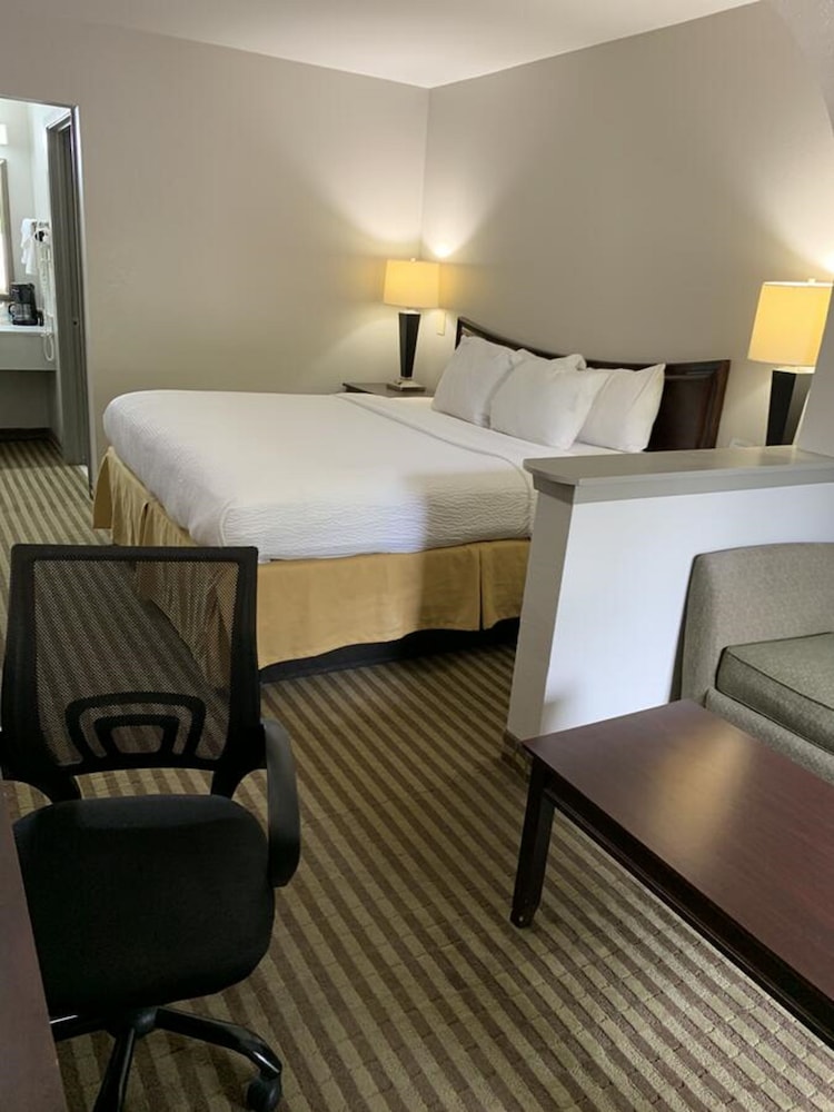 Days Inn by Wyndham Ocean Springs - photo 3