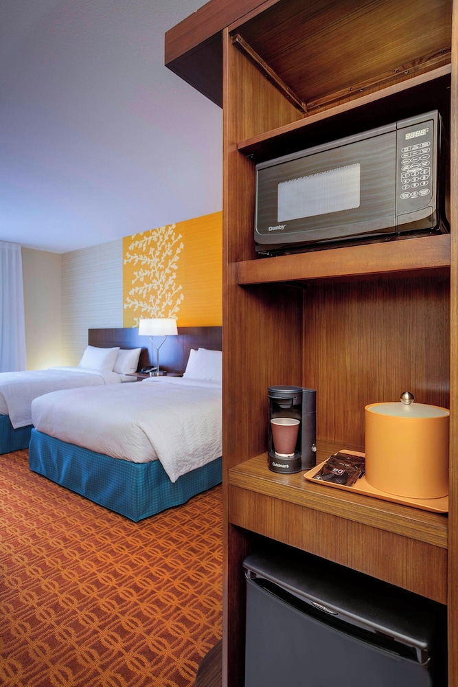 Fairfield Inn & Suites Hutchinson - photo 17