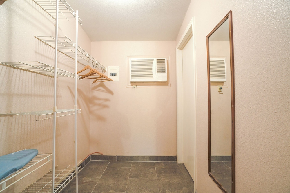 Vali Ho Motel By OYO Weslaco Mercedes - photo 44