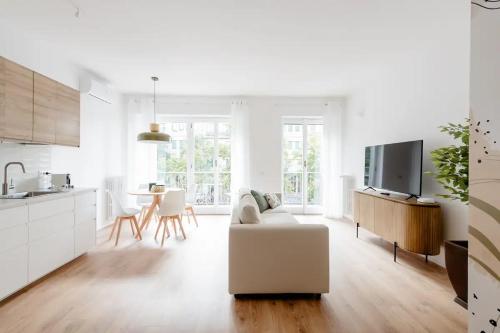 Luxury 2 bedroom Apartament close to San Siro Fiera and 10 min metro to Duomo — 4-Star Luxury Hotel in Milan, Italy