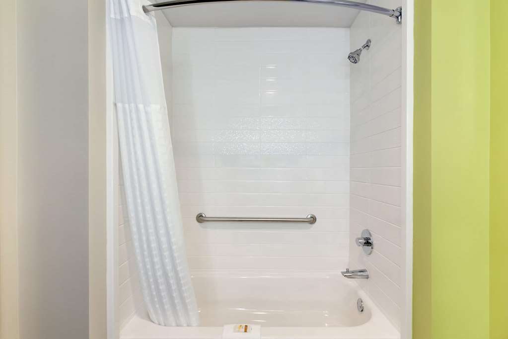 La Quinta Inn & Suites by Wyndham Braselton - photo 51