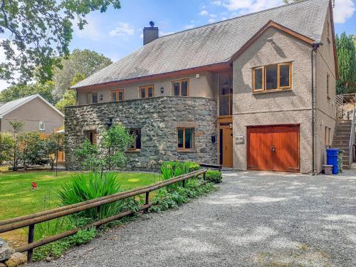 Cysgod Y Coed — hotel in Llanbedr