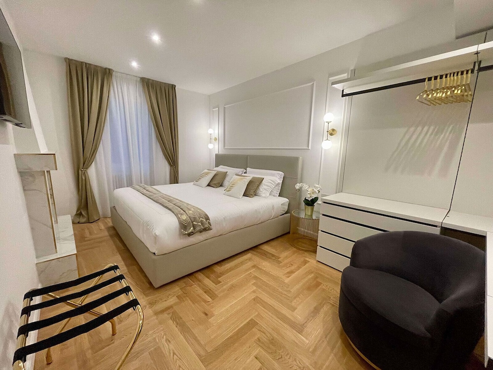Bellagio Luxury Suites Apartments — 4-Star Luxury Hotel in Bellagio, Italy