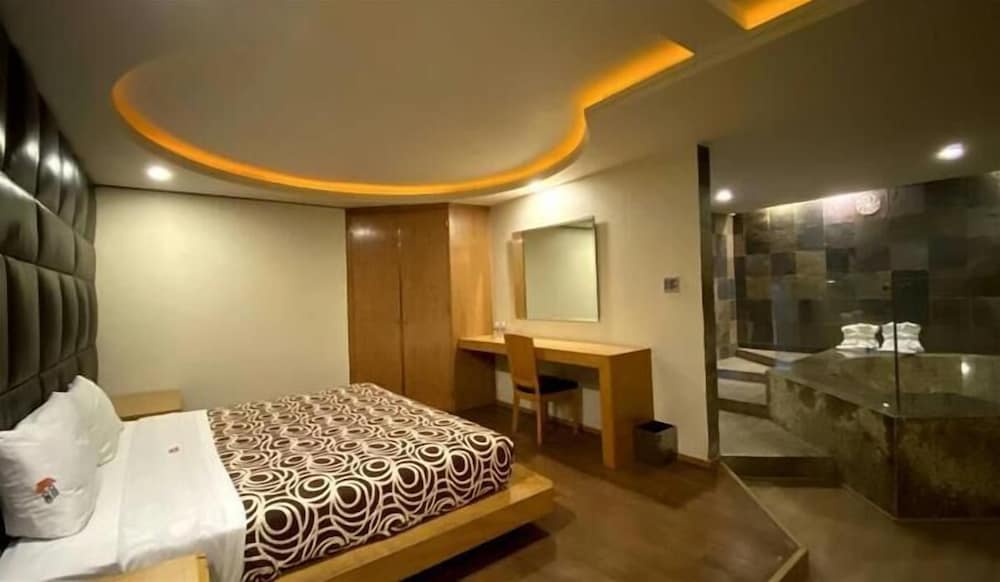 Hotel Lord Adults Only