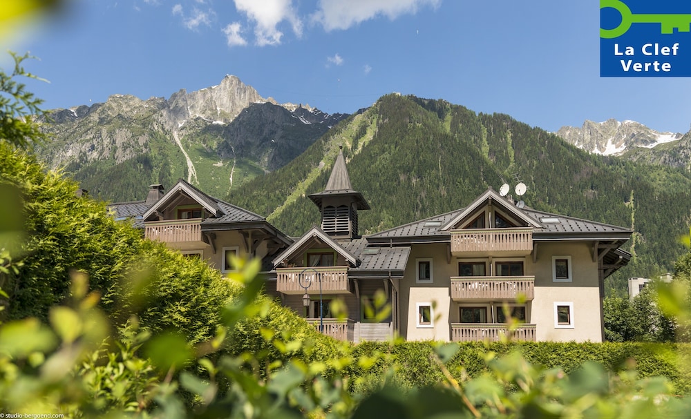 Résidence Pierre & Vacances Premium La Ginabelle — 4-Star Luxury Hotel in Chamonix-Mont-Blanc, France