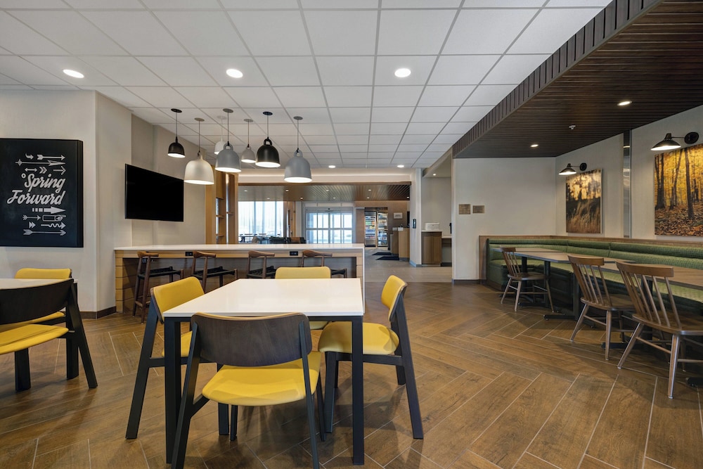 Fairfield Inn & Suites by Marriott Milwaukee Brookfield - photo 46