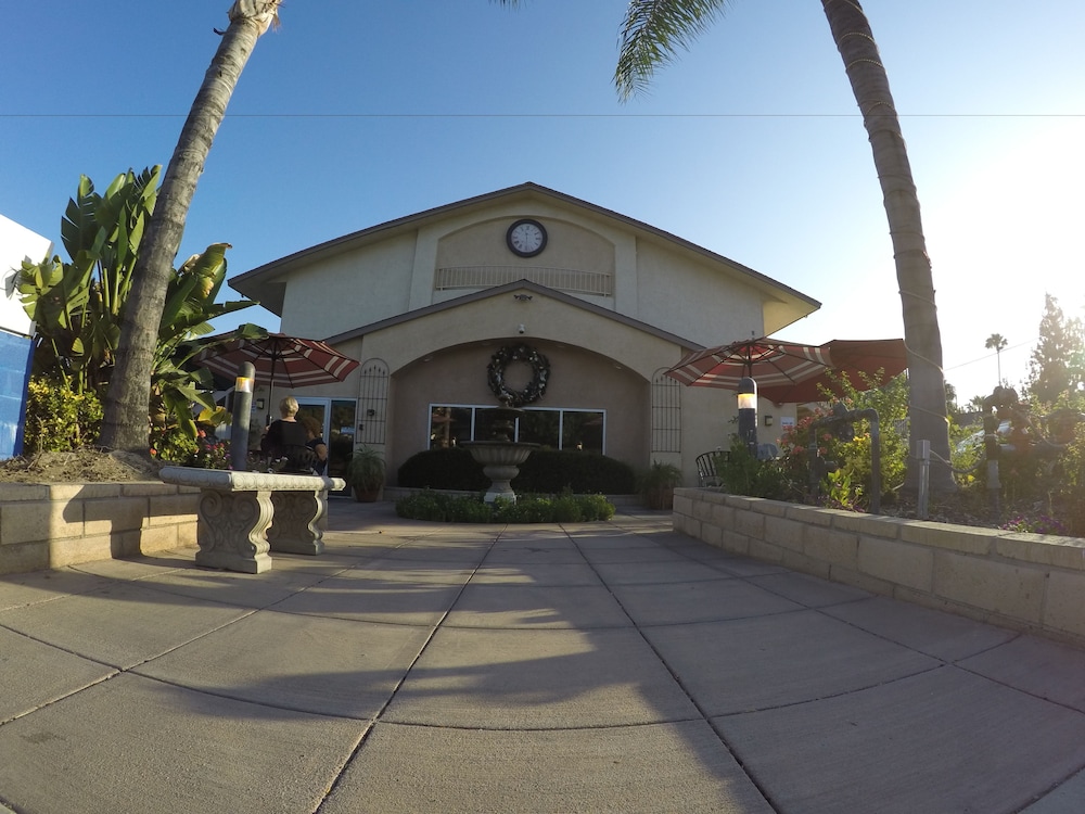 Loma Linda Inn - photo 37