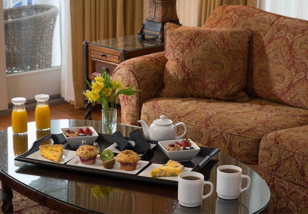 Grand Harbor Inn - photo 32