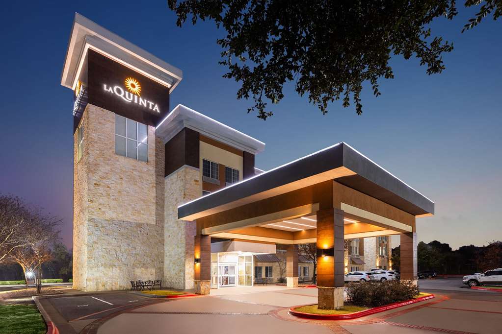 La Quinta Inn & Suites by Wyndham Austin Cedar Park - photo 4