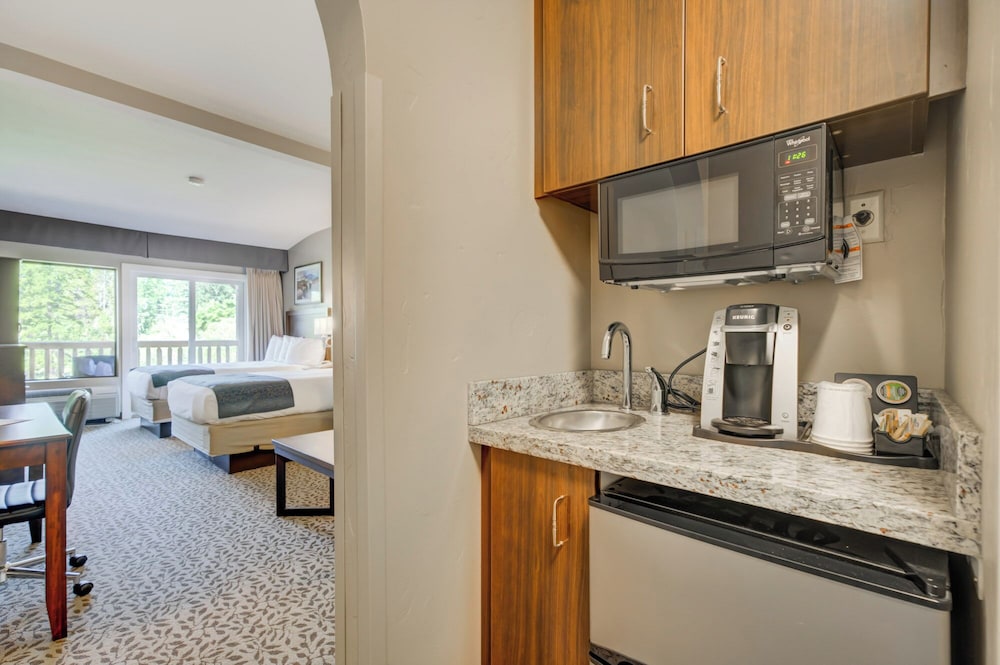 The Pine Lodge on Whitefish River - photo 20