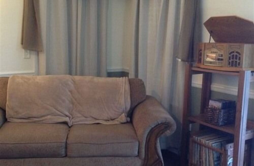 Swan Song Inn — Marshfield — photo 3