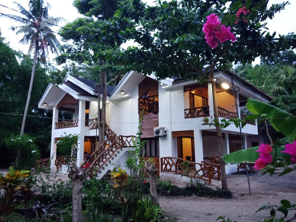 Bruce Beach Resort in Siquijor, Philippines