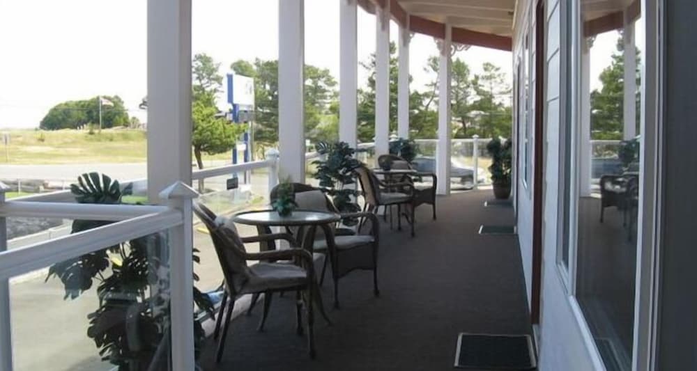 Breakers Boutique Inn - photo 126