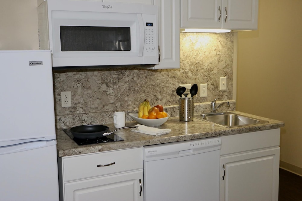Klopfenstein Inn and Suites - photo 14