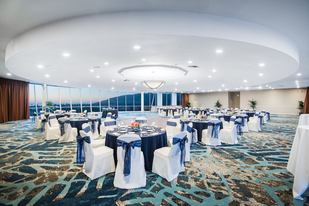 Crowne Plaza Ventura Beach by IHG - photo 87