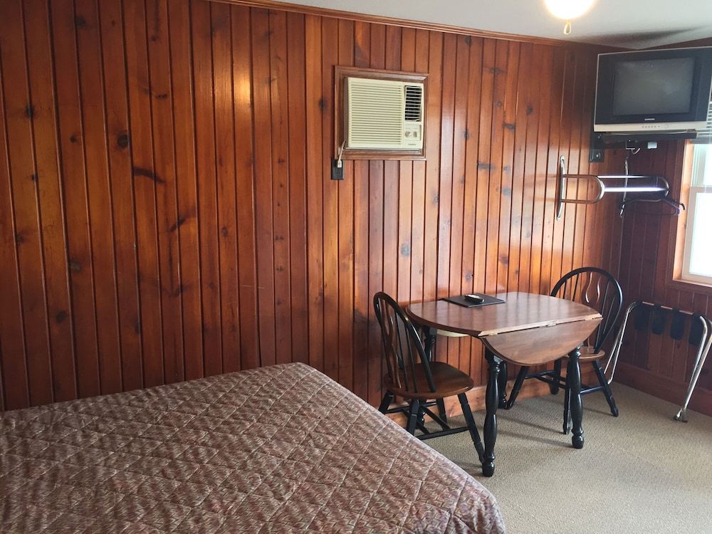 Evergreen Inn - photo 12