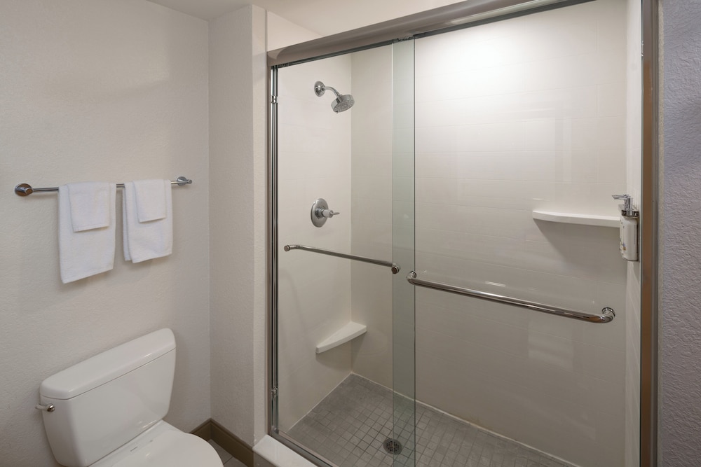Holiday Inn Express Miami Airport Blue Lagoon Area by IHG - photo 19