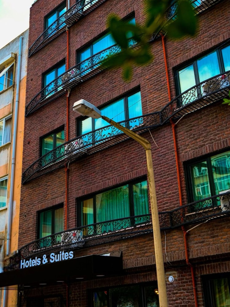 Sign of istanbul Hotel Taksim — 4-Star Luxury Hotel in Istanbul, Turkey