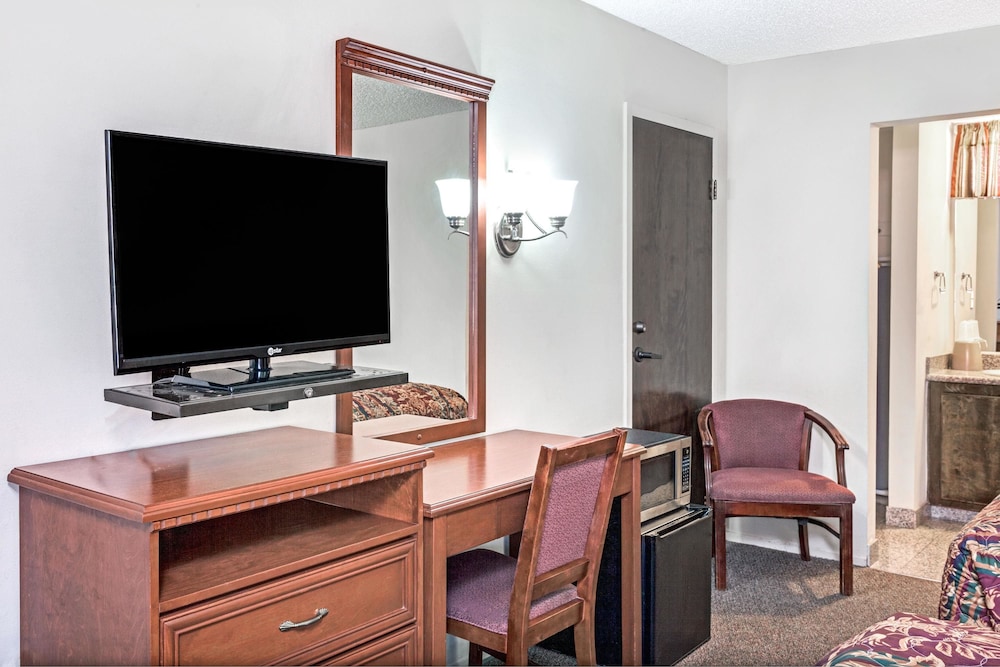 Vantage Point Inn Woodland Hills - photo 8