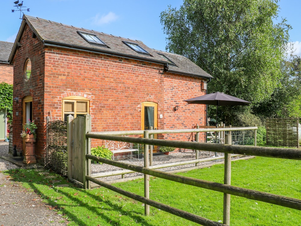 Chequer Stable — Sandbach