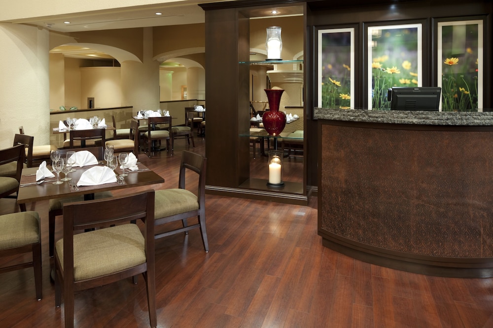 Sheraton DFW Airport Hotel - photo 31