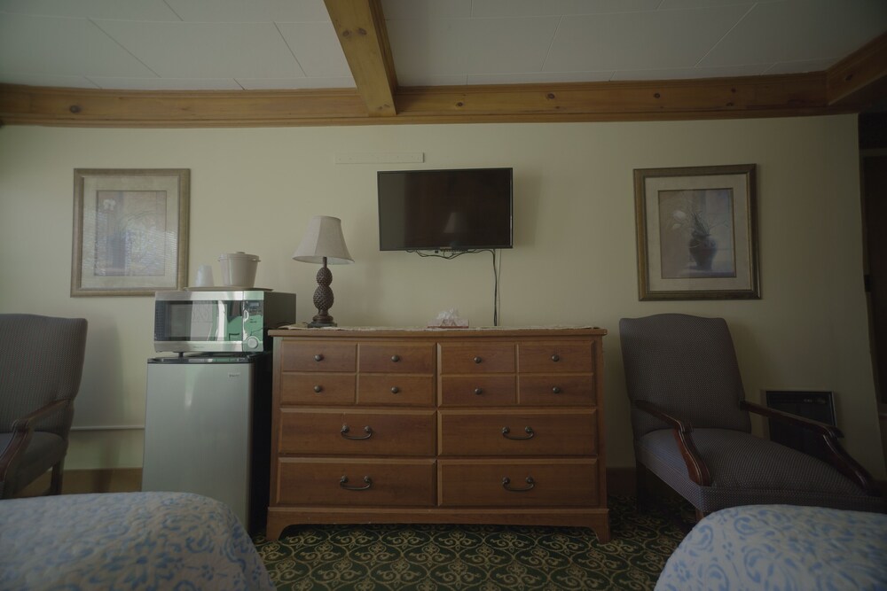 Betty Doon Hotel - photo 17