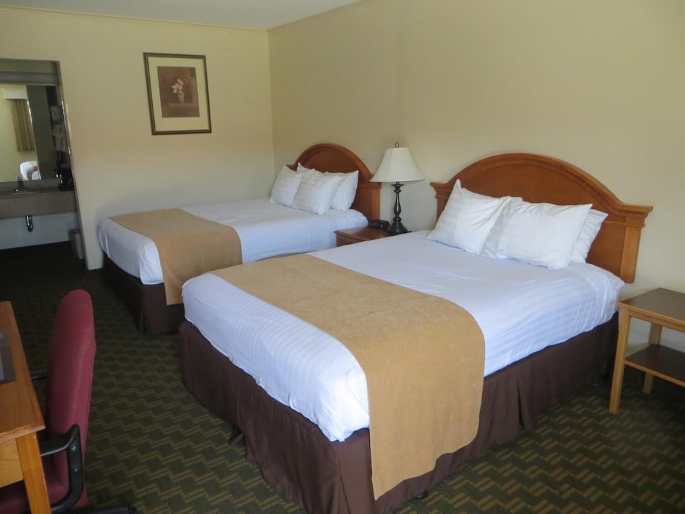 Red Coach Inn - photo 6