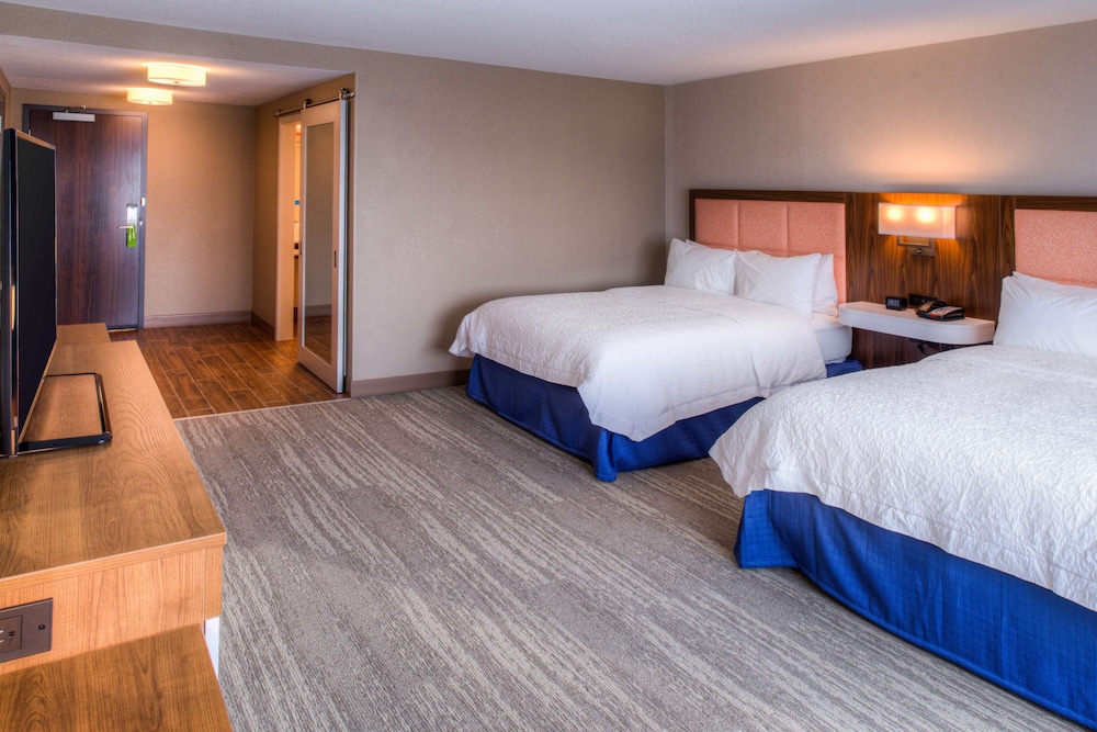Hampton Inn & Suites Wixom - photo 19