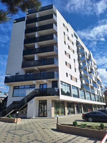 Deluxe Apartments on G Enescu Blvd near Stefan Cel Mare University Suceava — 4-Star Luxury Hotel in Suceava, Romania