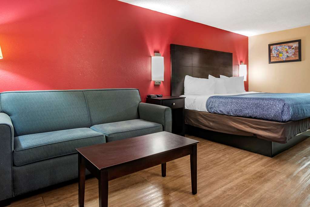 Econo Lodge Oxford near Choccolocco Park - photo 21