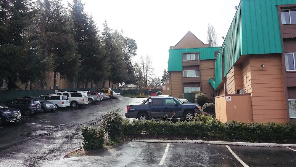 Sutton Suites Hotel - photo 20