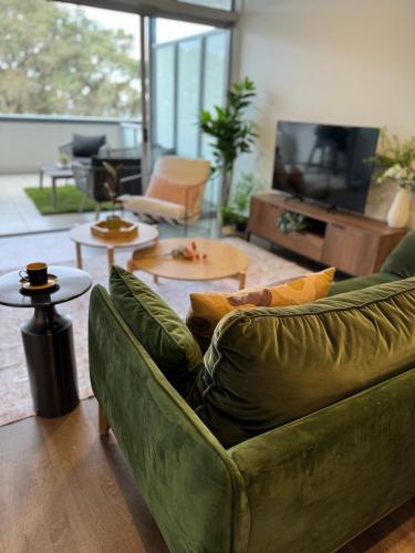 Beach Front Dream Lifestyle — 4-Star Luxury Hotel in Auckland, New Zealand