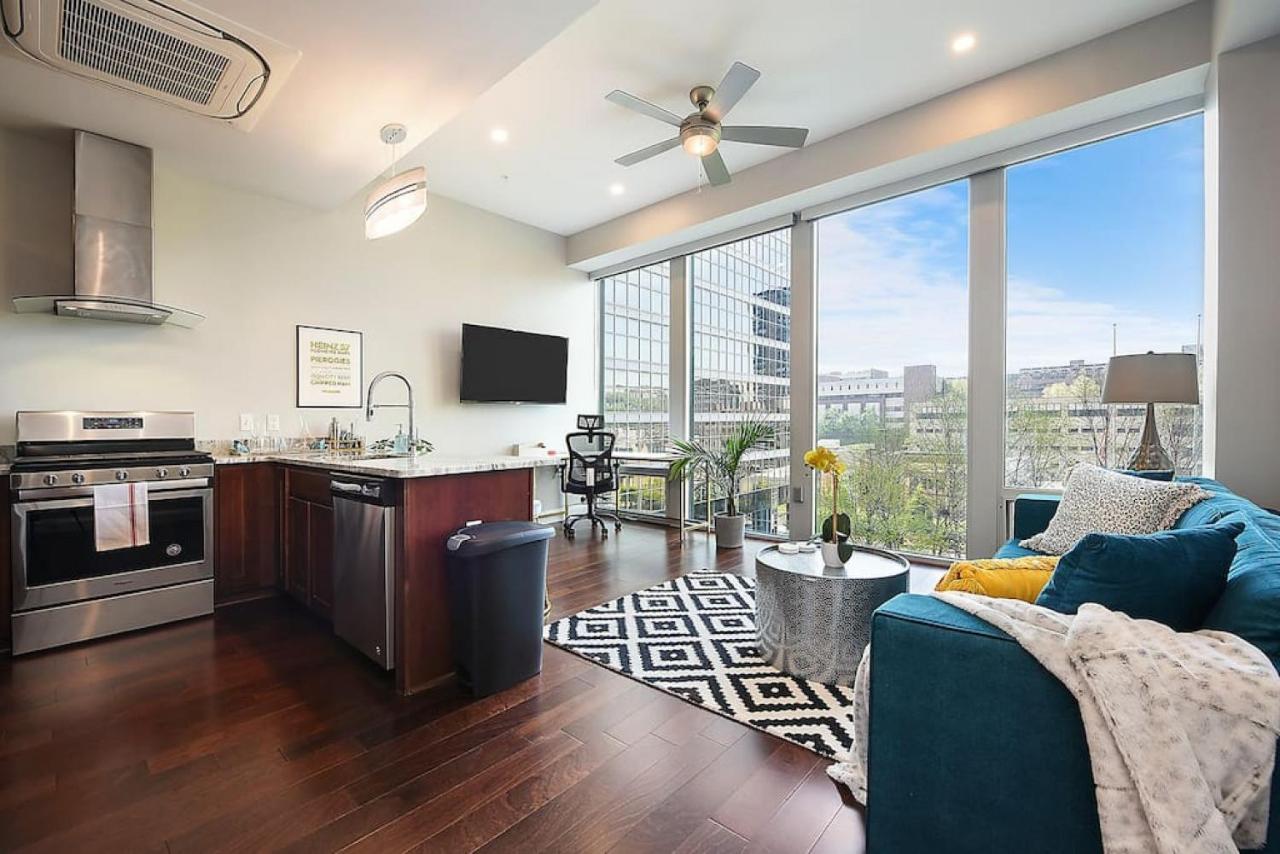 HostWise Stays The Washington at Chatham Free Parking Great Views Across from PPG Arena — 4-Star Luxury Hotel in Pittsburgh, United States