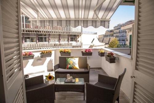 Donna Carmen Casa Vacanze — 4-Star Luxury Hotel in Naples, Italy